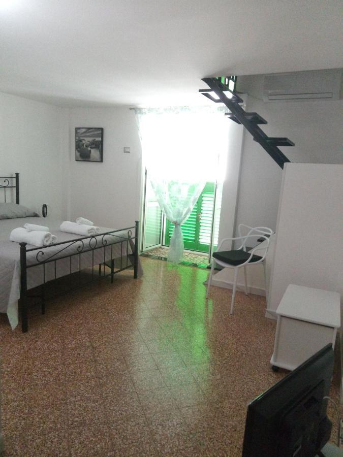 New Rose House Διαμέρισμα Μολφέττα Εξωτερικό φωτογραφία